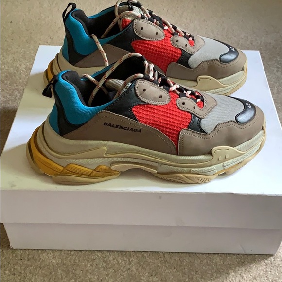 Barely use balenciaga shoes size 12 US - Picture 2 of 3